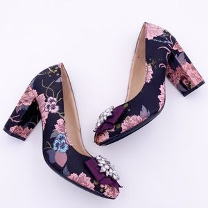 NEW Kelly & Katie Carmelona tapestry heels